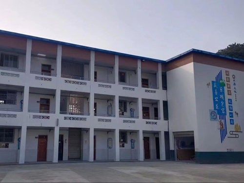 黄土中学校教学楼加固工程